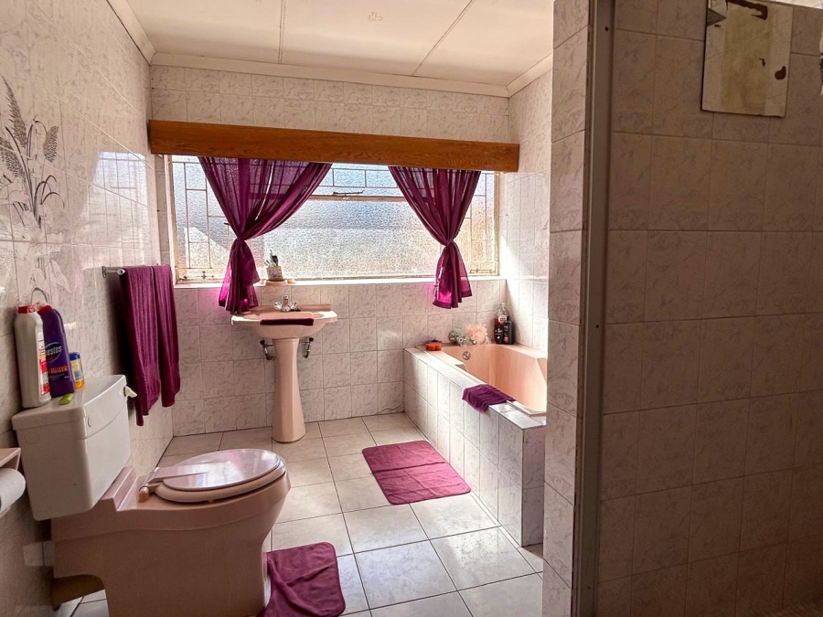 4 Bedroom Property for Sale in Parys Free State